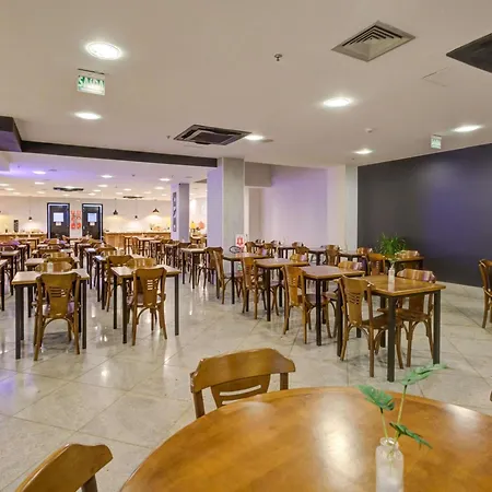 Ibis Copacabana Posto 2-2